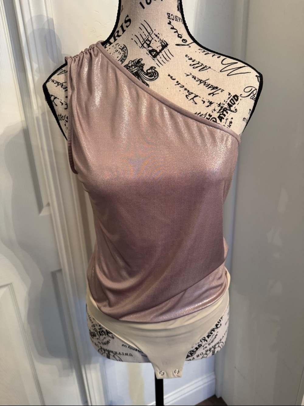 L'AGENCE One-Shoulder Shimmer Bodysuit in Mauve